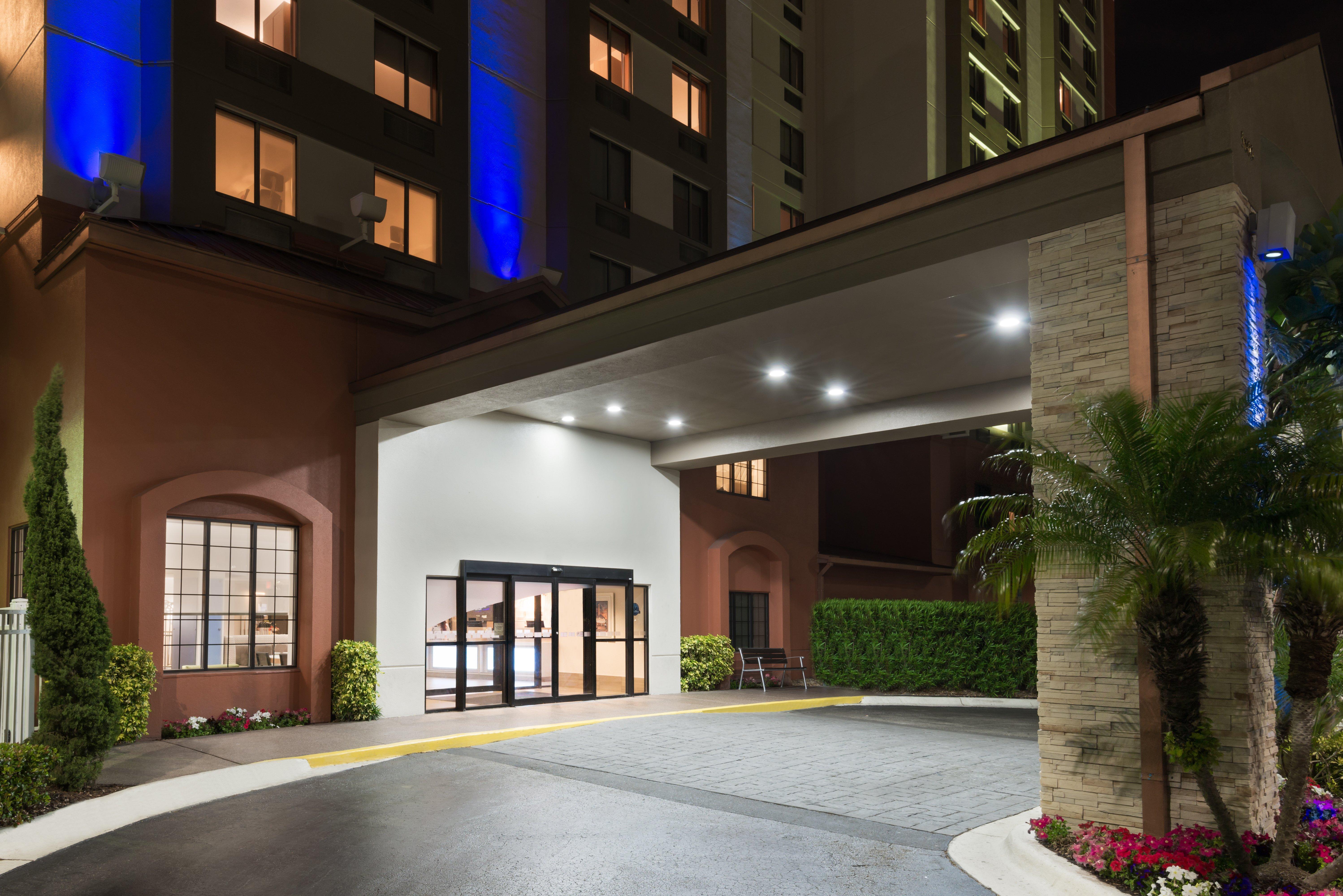 Holiday Inn Express & Suites - Nearest Universal Orlando, An Ihg Hotel Exterior foto