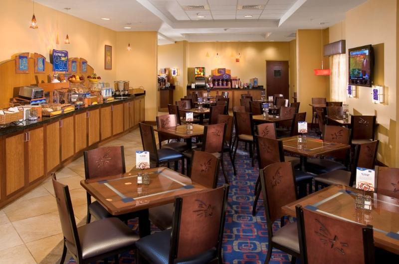 Holiday Inn Express & Suites - Nearest Universal Orlando By Ihg Exterior foto