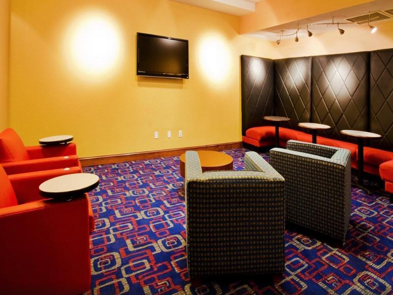 Holiday Inn Express & Suites - Nearest Universal Orlando By Ihg Exterior foto