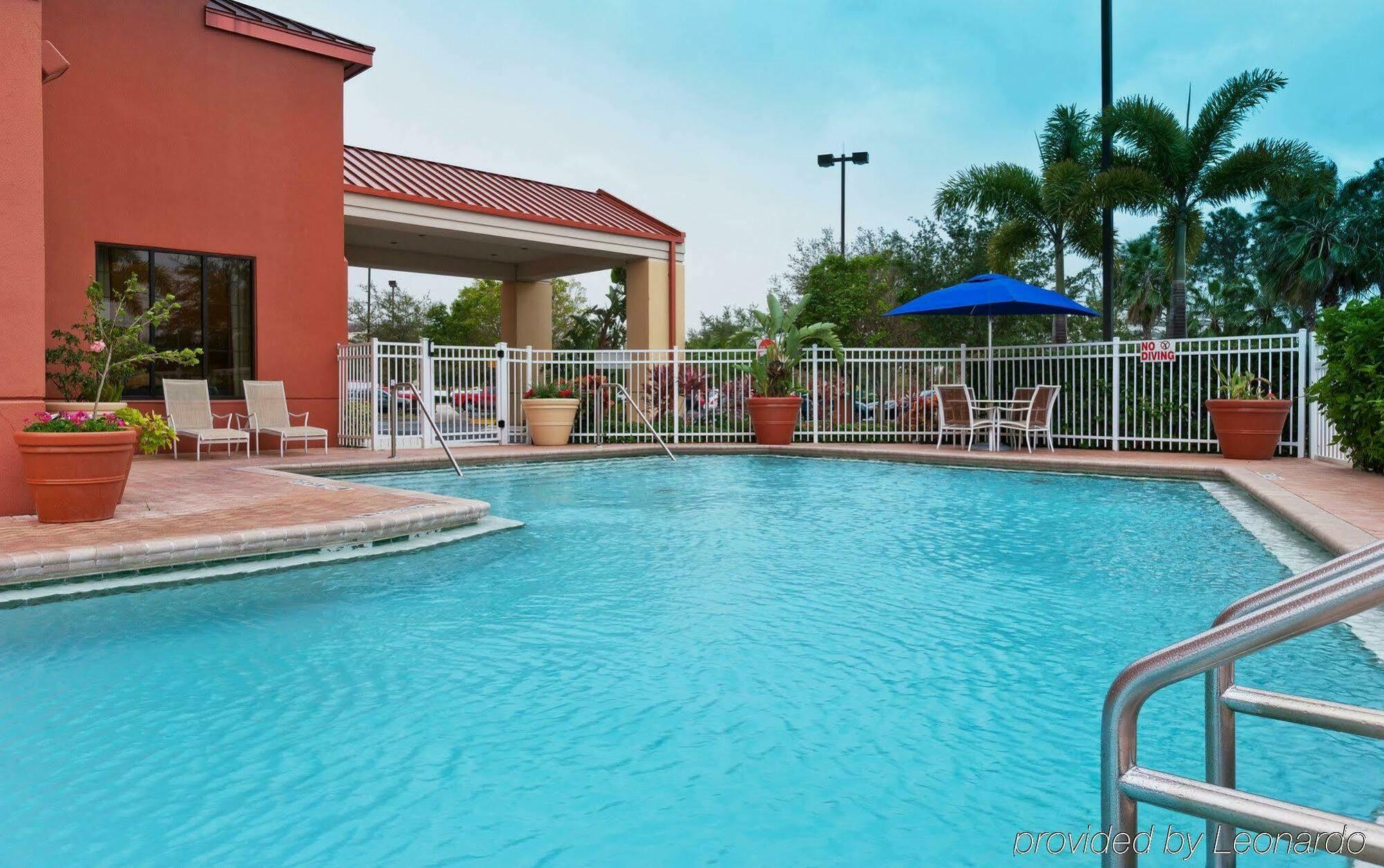 Holiday Inn Express & Suites - Nearest Universal Orlando By Ihg Exterior foto
